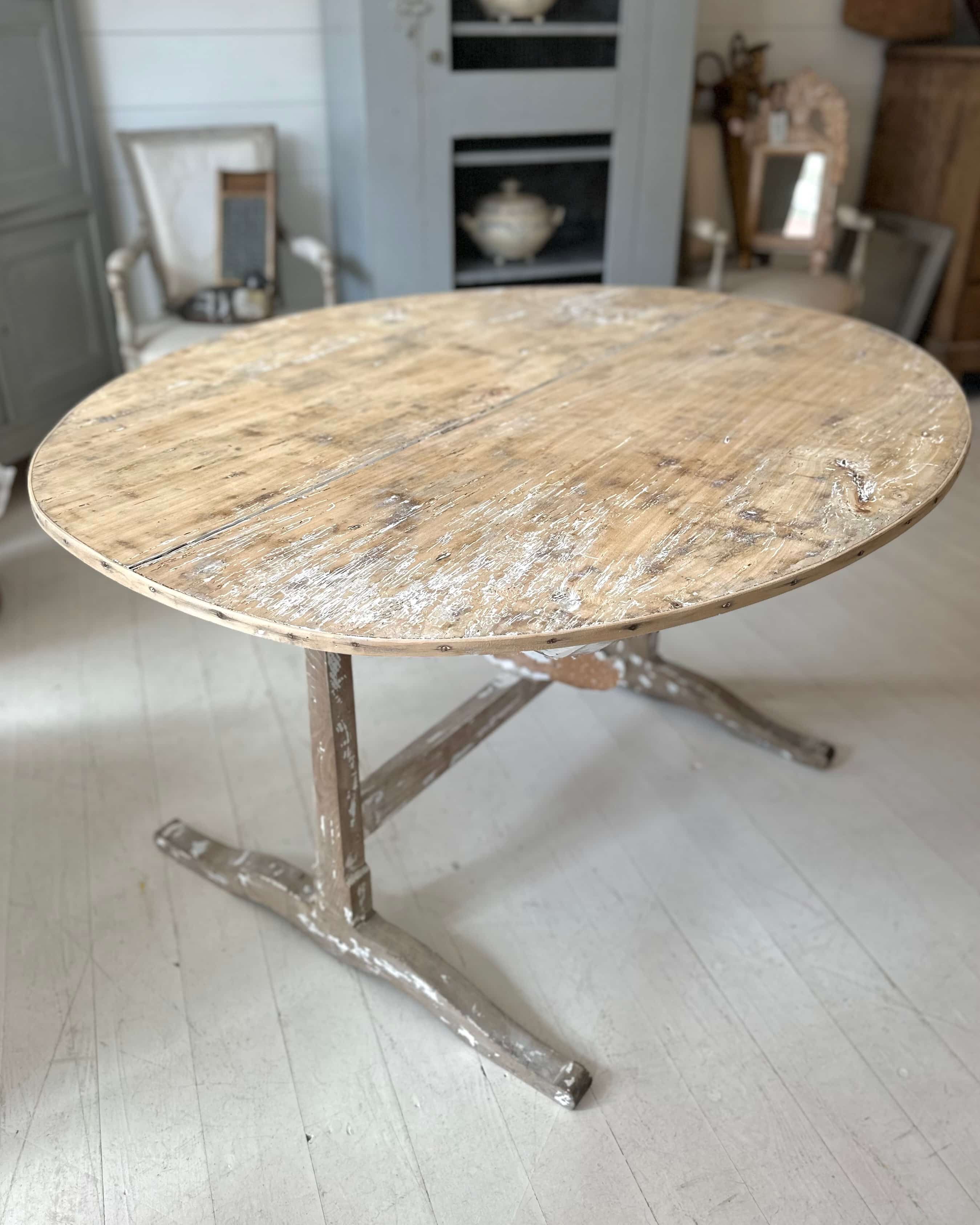 French Vendange Tilt-Top Table