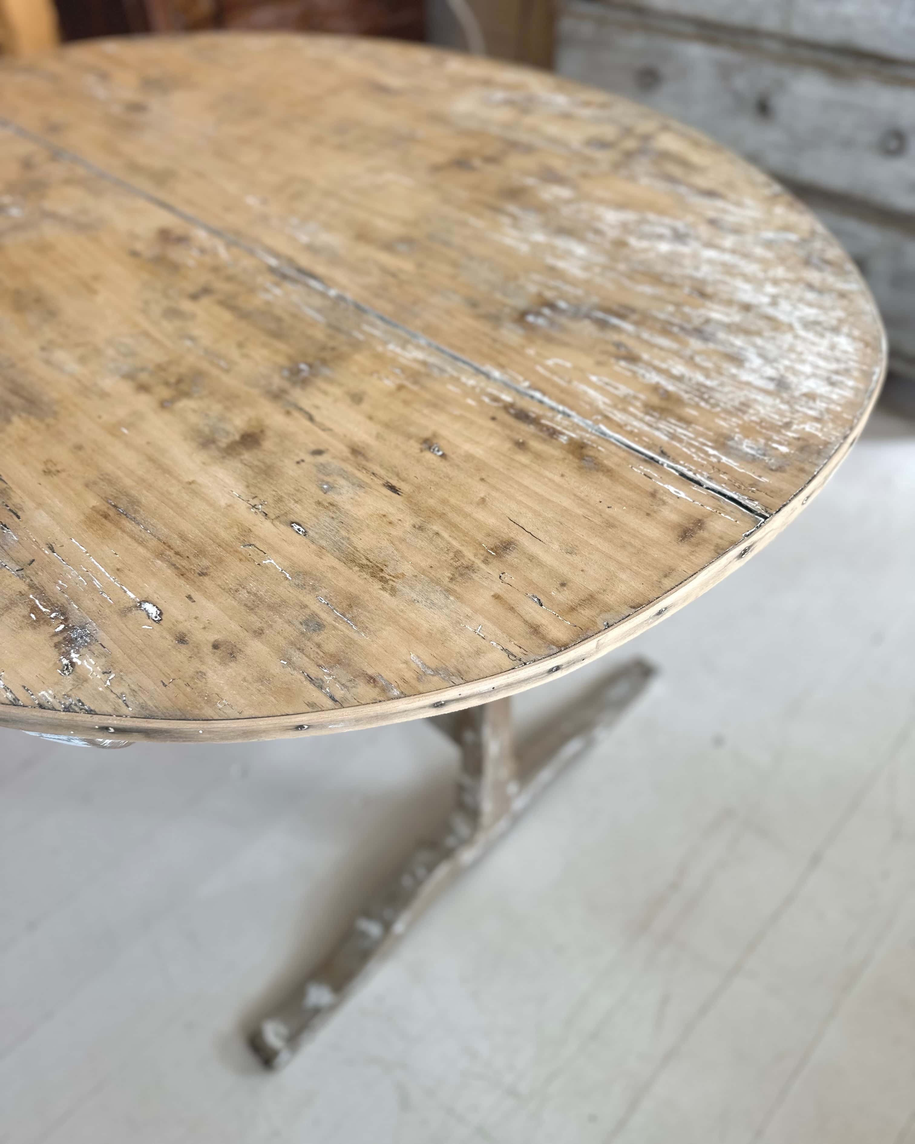 French Vendange Tilt-Top Table