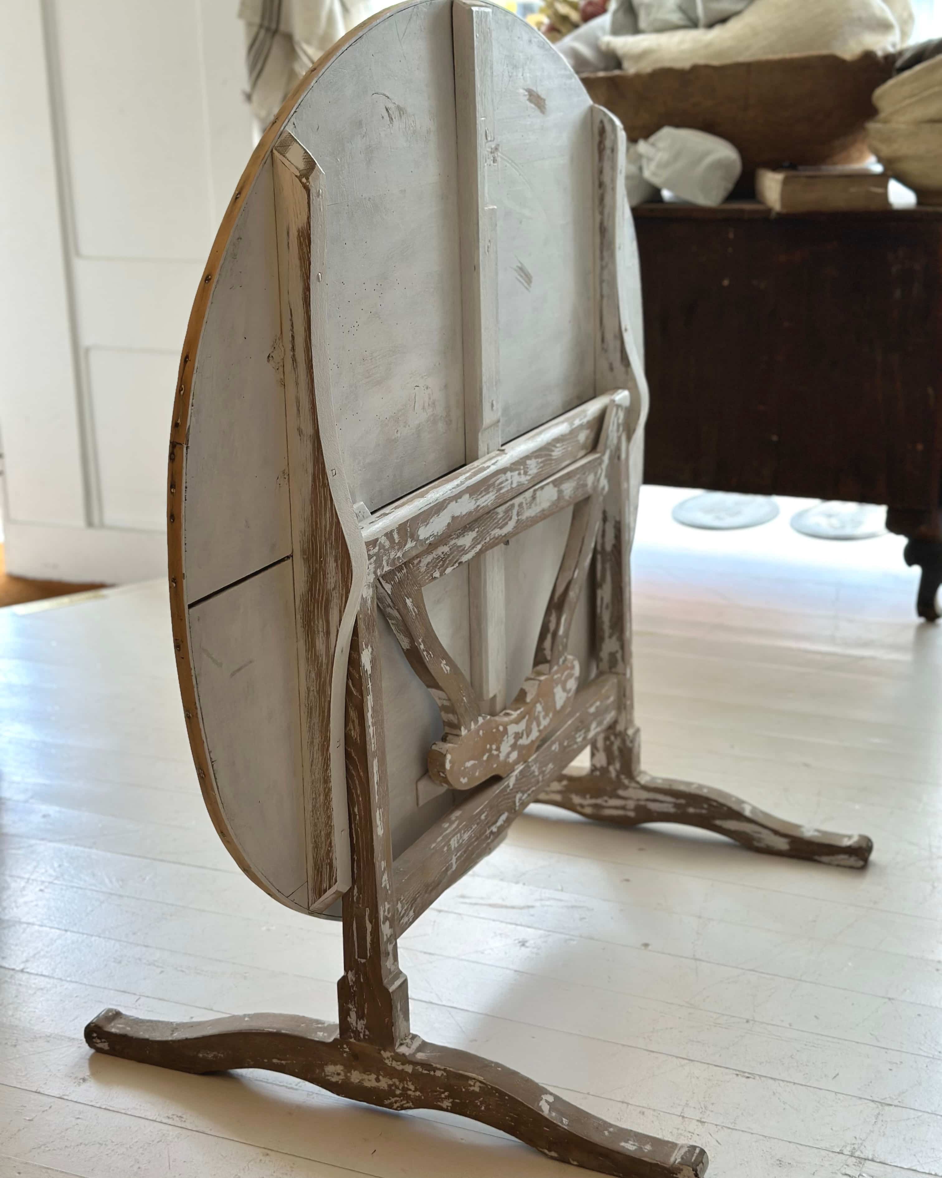 French Vendange Tilt-Top Table
