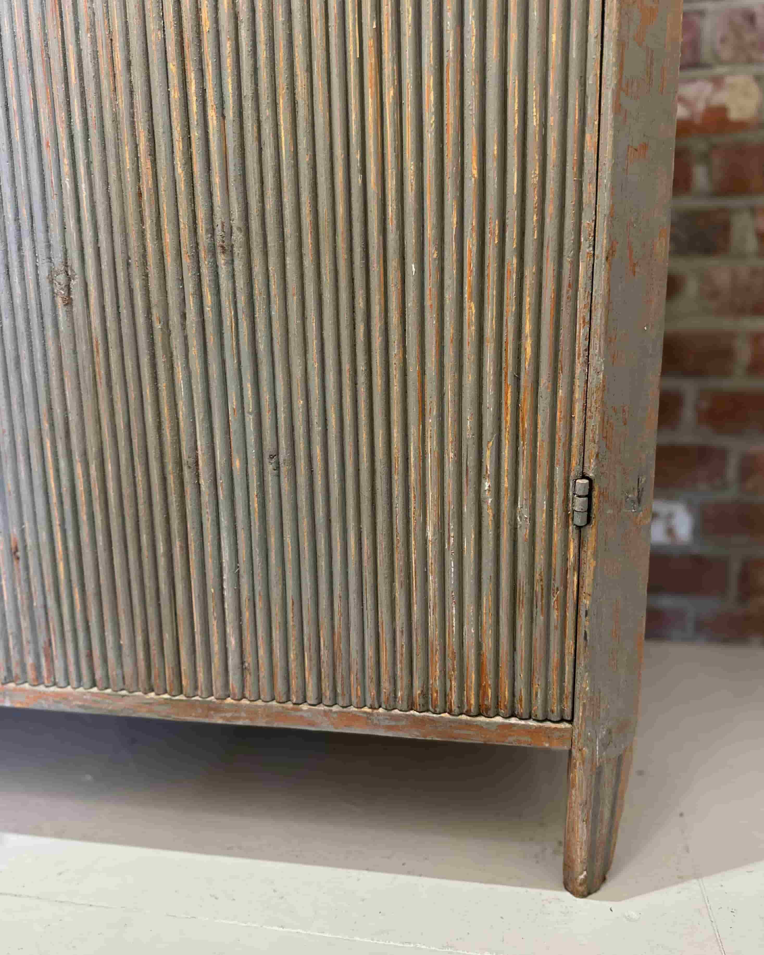 Swedish Reeded - Front Commode